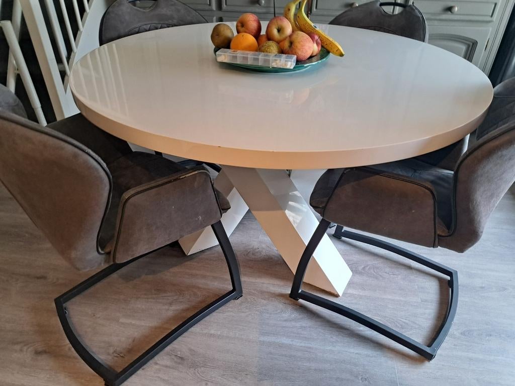Ronde eettafel met witte hoogglans blad en kruispoot, Huis en Inrichting, Tafels | Eettafels, Overige materialen, Gebruikt, Rond