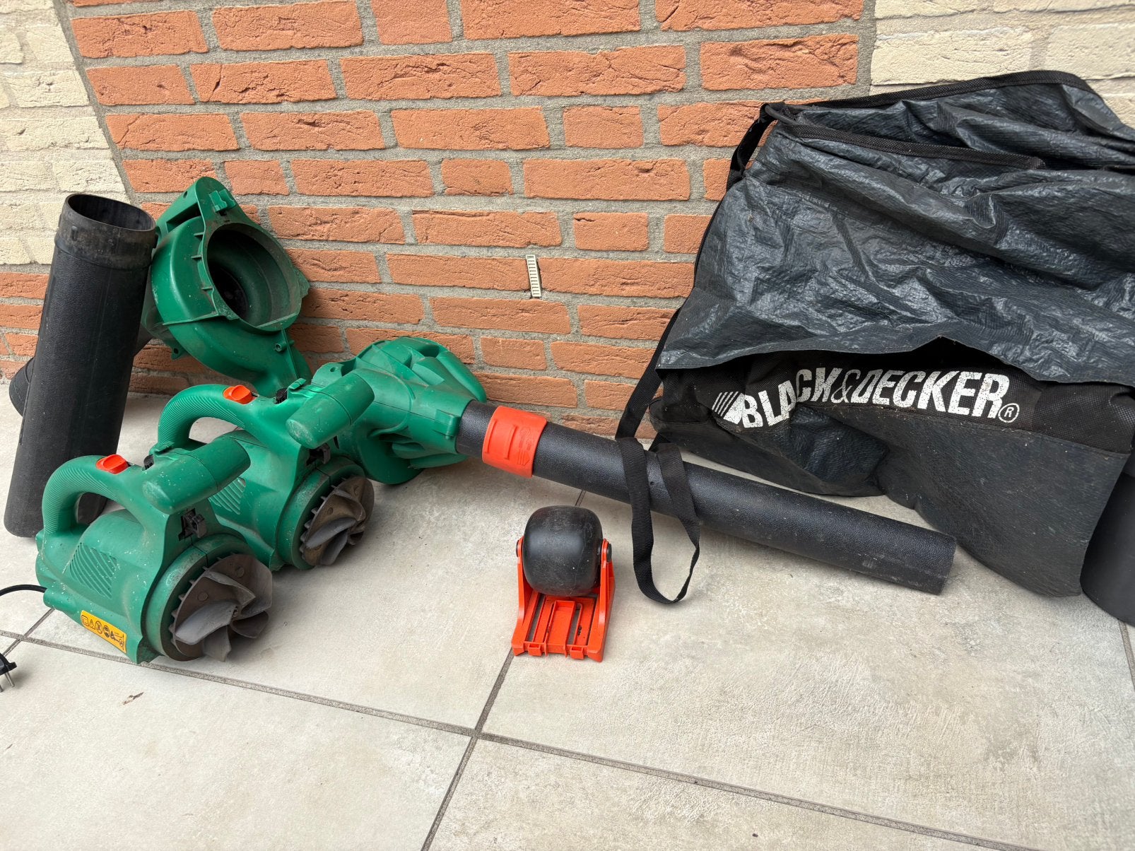 Bladblazer black decker met accessoires, Gebruikt, Ophalen of Verzenden, Elektrisch, Met opvangzak