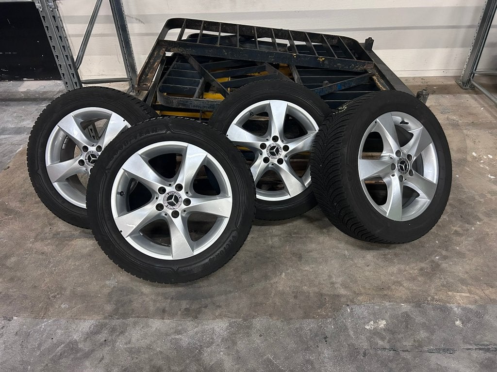 Velgen met winterbanden Mercedes, Ophalen, Velg(en), 17 inch, Winterbanden