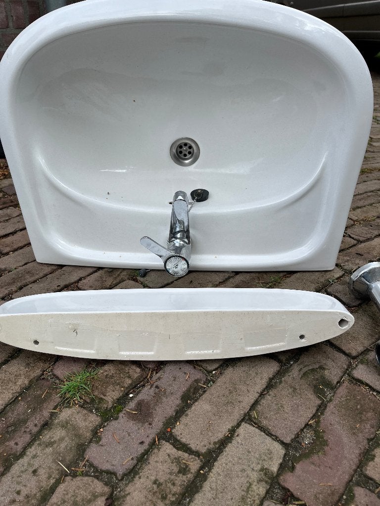 wastafel met mengkraan en bijpassend planchet, Ophalen, Zo goed als nieuw, Rvs, Wastafel