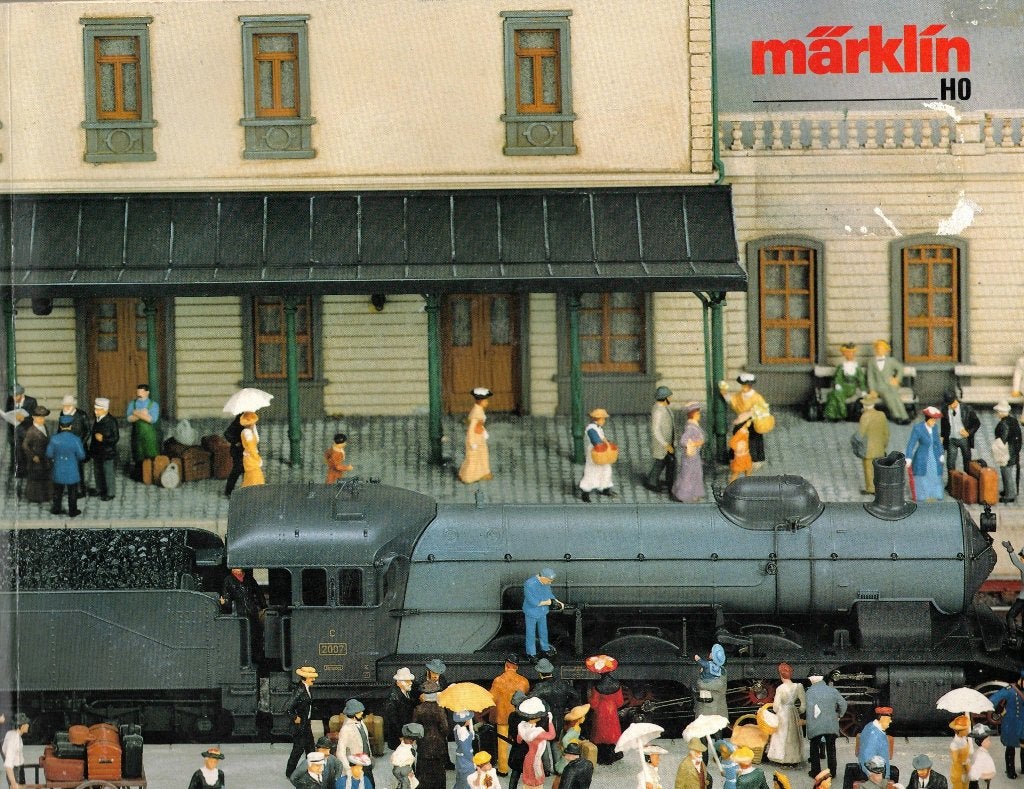 Märklin catalogus jaren 1988-89, Boeken, Gelezen, Diverse auteurs, Ophalen of Verzenden, Overige onderwerpen