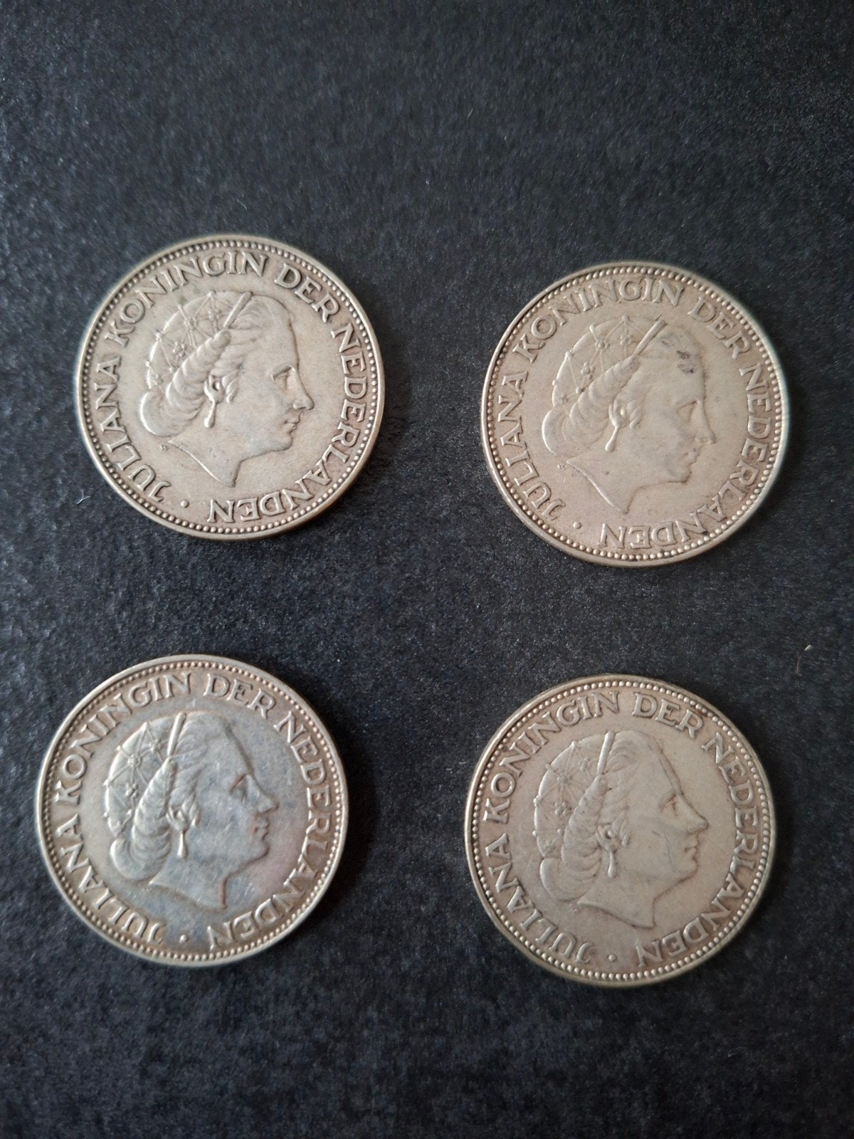 Set van 4 zilveren 2½ gulden munten Koningin Juliana, Postzegels en Munten, Munten | Nederland, Koningin Juliana, Setje, Zilver