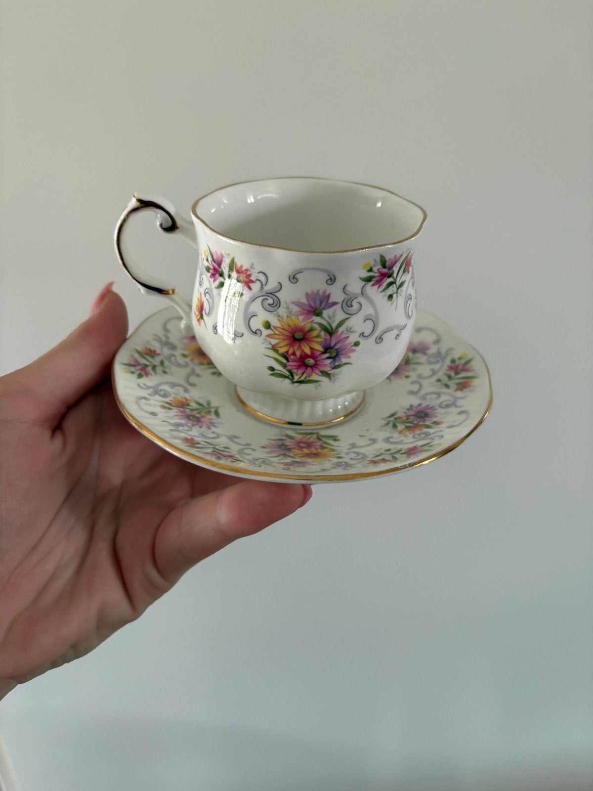 Vintage Queen's Rosina China Ltd. Theebeker en schotel, Antiek en Kunst, Ophalen