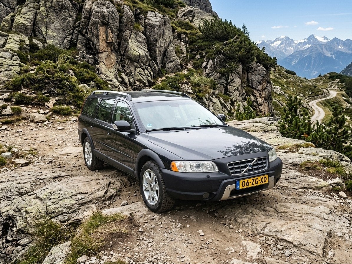 Volvo XC70 2.5 T AWD Summum | Dealer Onderhouden!, Auto's, Volvo, Automaat, Euro 5, 1800 kg, Beige