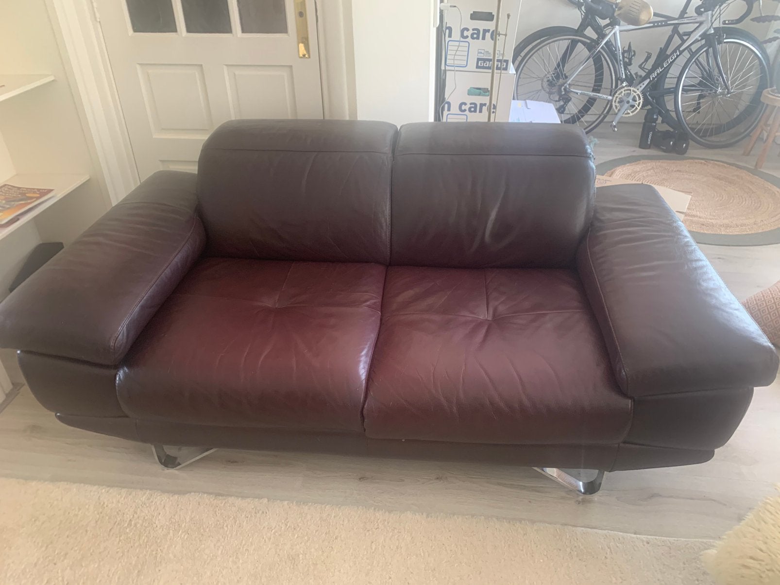 Natuzzi leren bank, tweezits, Huis en Inrichting, Banken | Bankstellen, Ophalen, Gebruikt, 150 tot 200 cm, Tweepersoons