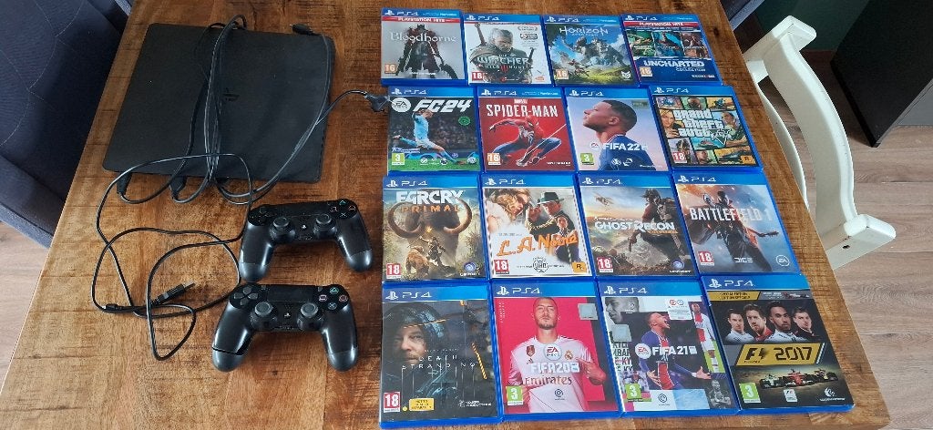 Playstation 4 compleet met 1 controller inclusief 16 games, Ophalen, 1 speler, Eén computer, Zo goed als nieuw