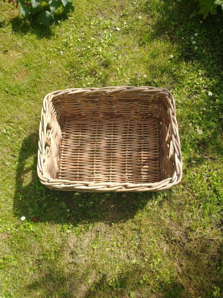 rieten mand, Ophalen, Mand, Zo goed als nieuw, Riet