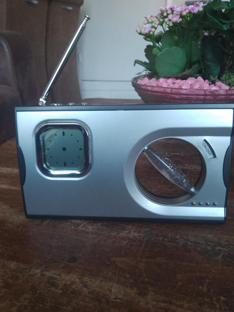 Trendy Time LCD Klok FM Scan Radio, Ophalen of Verzenden, Nieuw, Radio