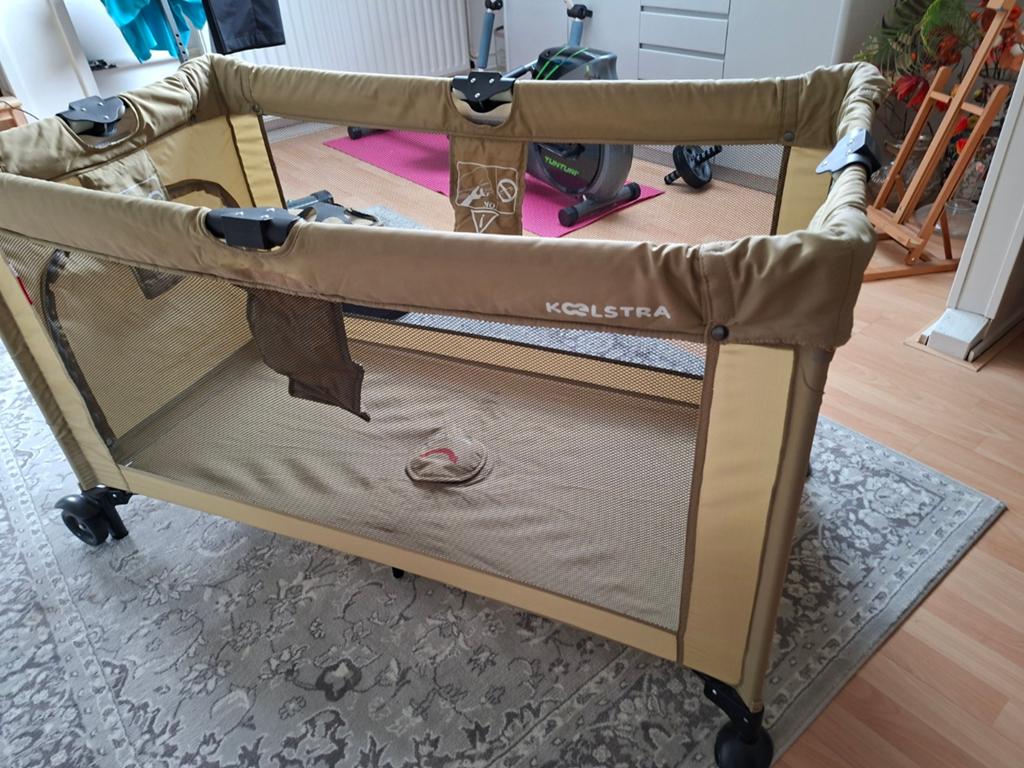 Koelstra Travelsleeper Campingbed Beige, Kinderen en Baby's, Babywiegjes en Ledikanten, Ophalen, Zo goed als nieuw, Reisbedje
