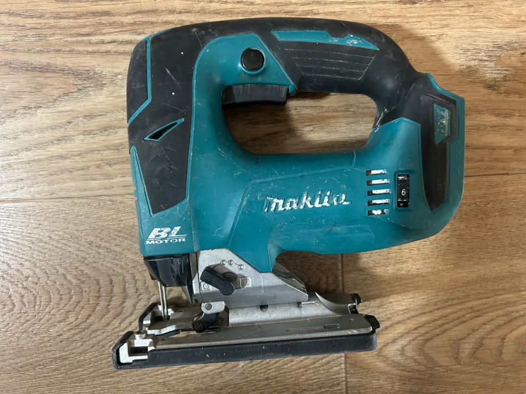 Makita DJV182 18v accu decoupeerzaag, Decoupeerzaag, Ophalen of Verzenden, Zo goed als nieuw, 30 tot 70 mm