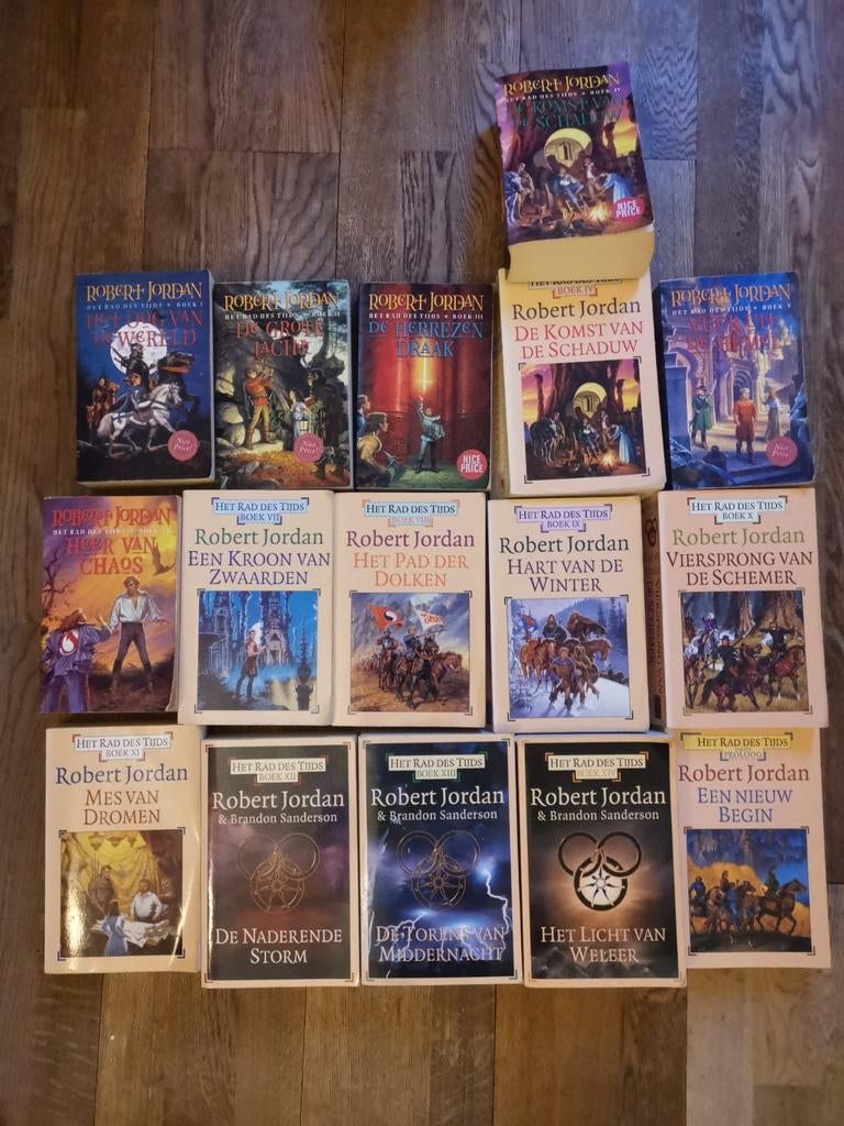 Robert Jordan  het rad des tijds compleet, Boeken, Ophalen of Verzenden, Zo goed als nieuw