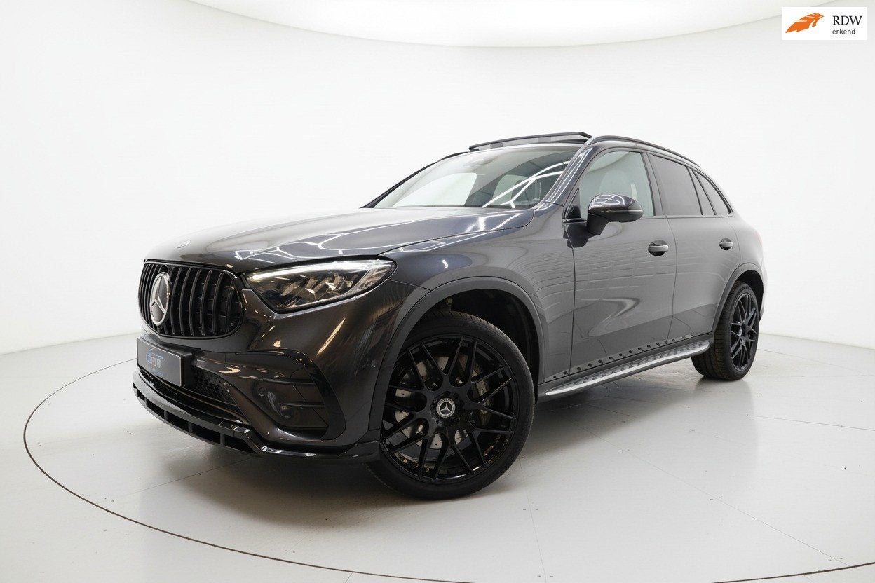 Mercedes-Benz GLC-klasse 300e 4MATIC AMG Line NIGHT PANO, Auto's, Automaat, Dealer onderhouden, Gebruikt, Vierwielaandrijving
