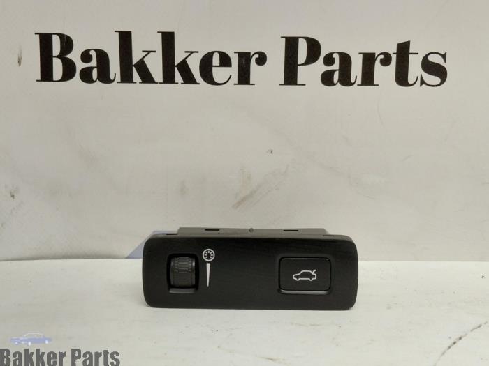 Schakelaar achterklep van een Volvo V60, Gebruikt, -, -, Ophalen of Verzenden
