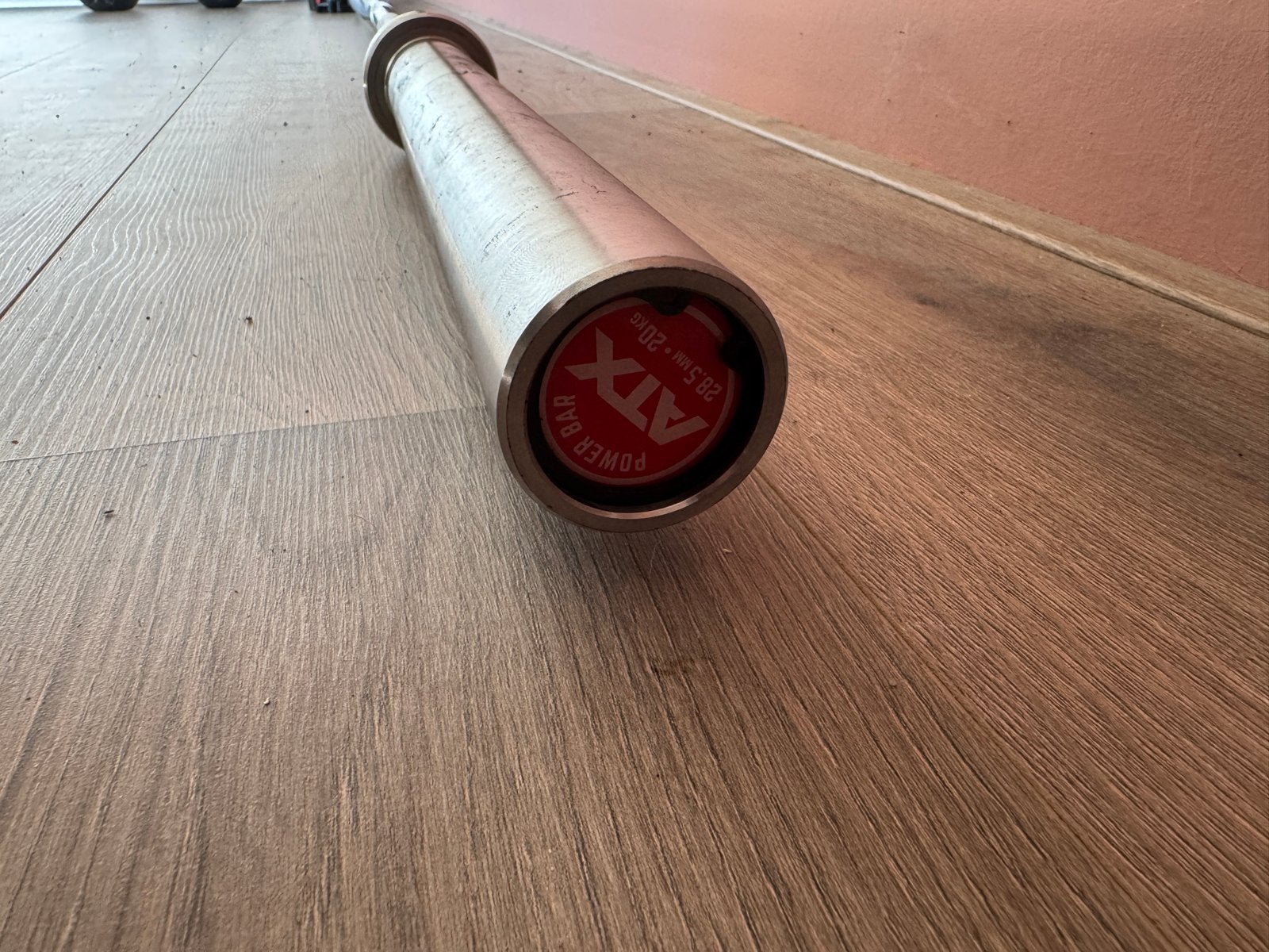 ATX Power Bar MK met 140kg rough bumper plates, Sport en Fitness, Ophalen, Zo goed als nieuw, Armen, Halterstangen