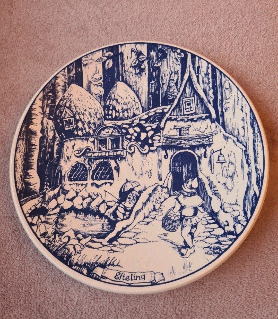 Delftsblauw Efteling bord - Ruilen voor beeldjes, Ophalen of Verzenden, Gebruikt, Gebruiksvoorwerp