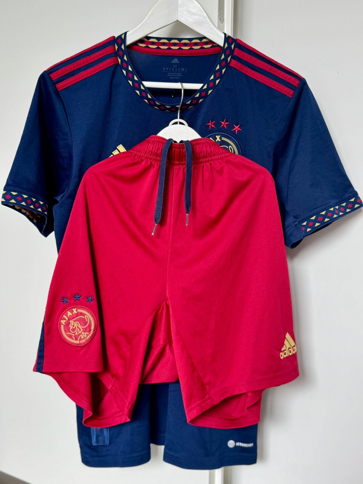 Ajax Amsterdam 2022 / 2023 voetbal shirt + broek maat M, Maat M, Ophalen of Verzenden, Zo goed als nieuw, Shirt