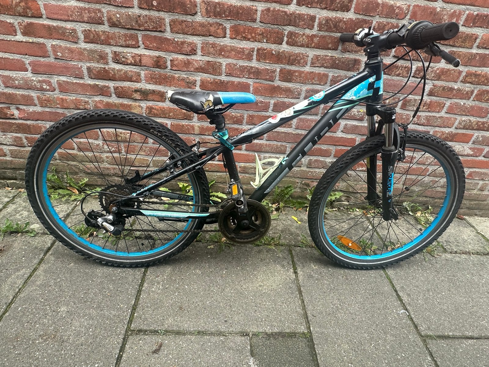 Cube kinderfiets 24 inch - Zwart/Blauw, Ophalen, Gebruikt, Velgrem, 20 inch of meer
