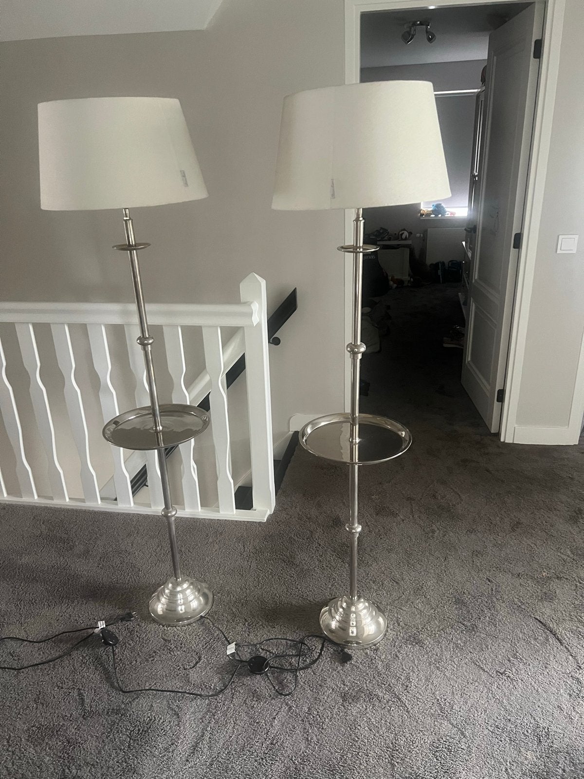 Set van 2 staande lampen met tafeltje, Zo goed als nieuw, Metaal, 150 tot 200 cm, E27 (groot)