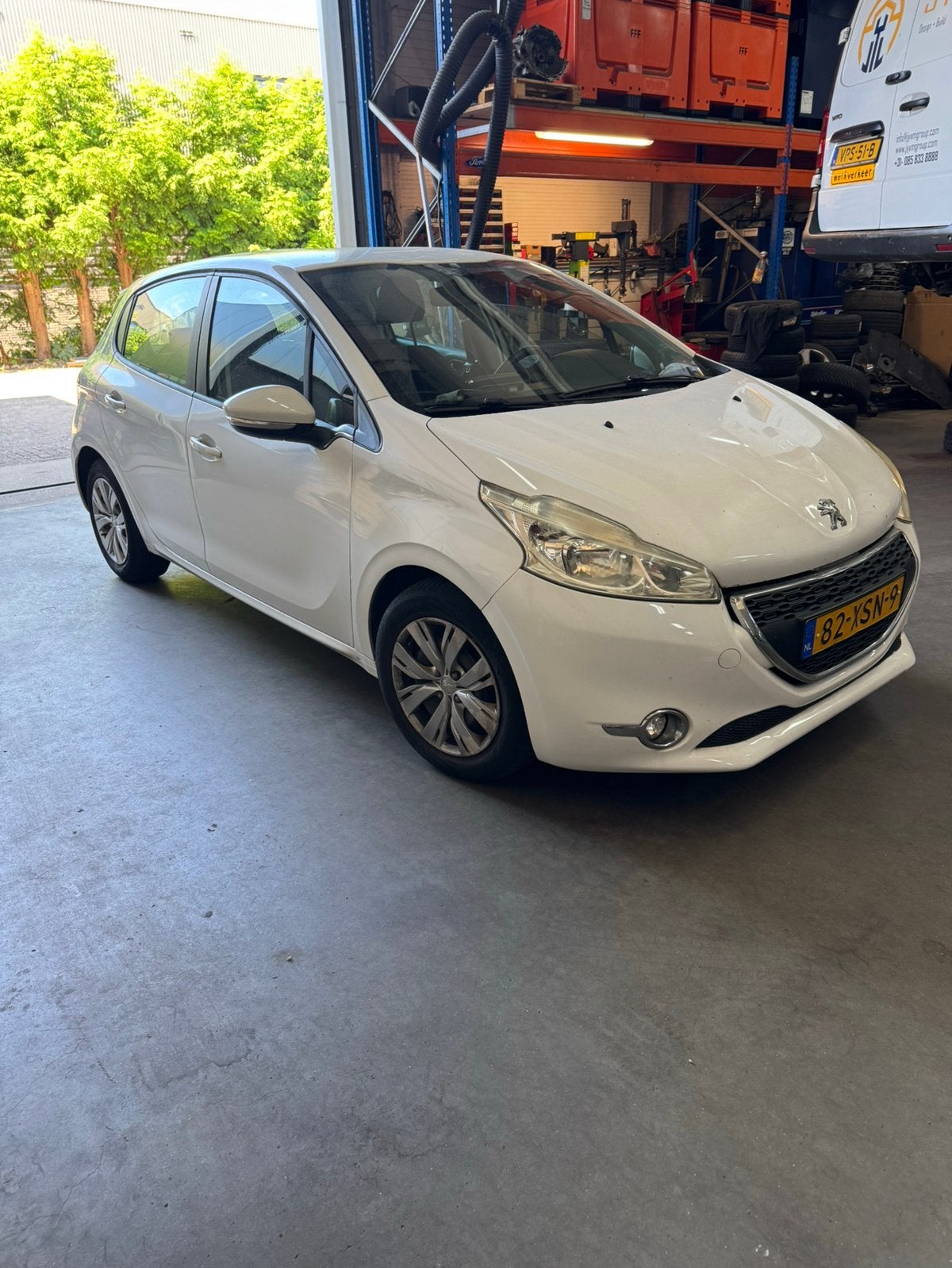 peugeot 208 wit 2012 motor stuk, Ophalen of Verzenden, Gebruikt, Peugeot, Bumper
