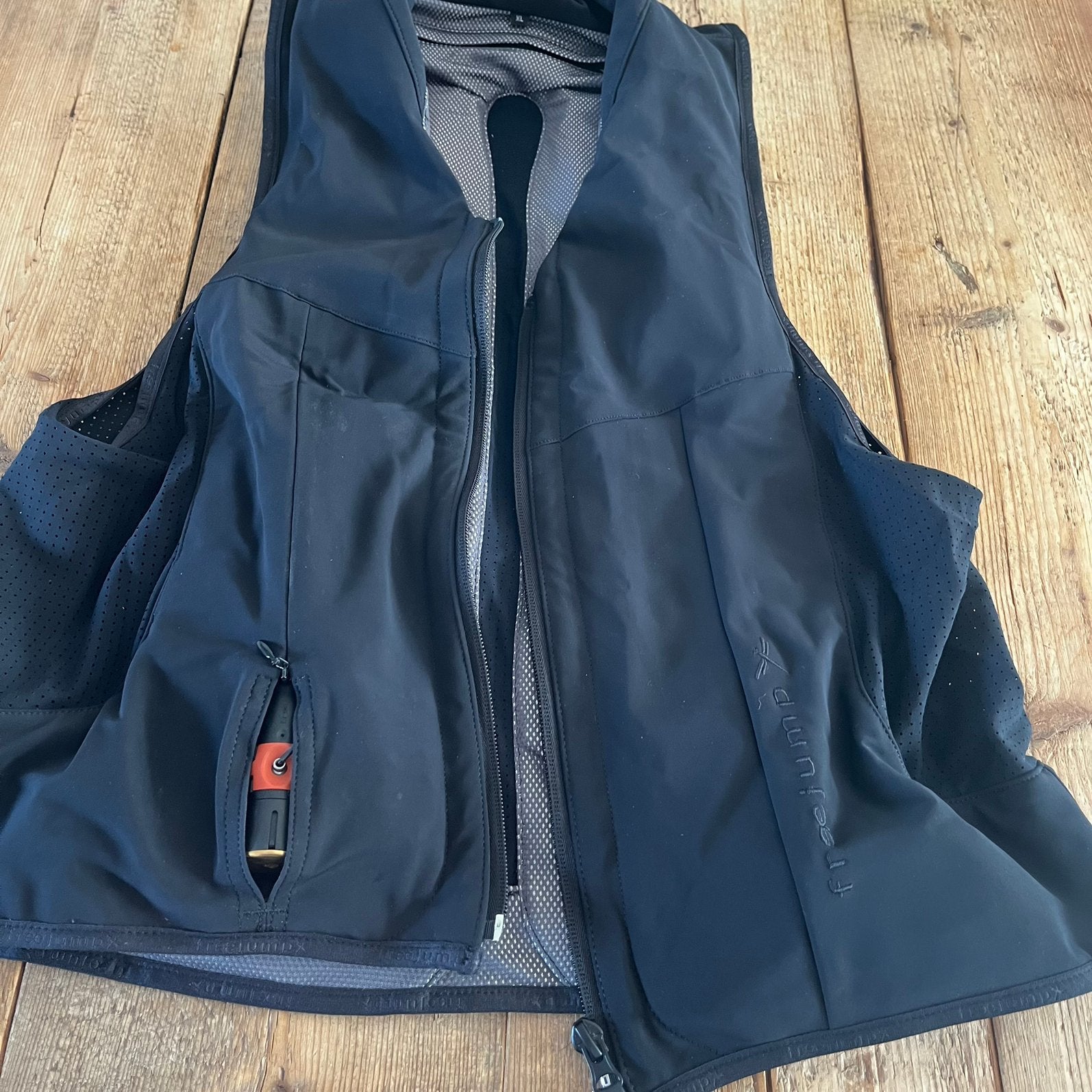 Freejump Airjacket XL ZGAN, Ophalen of Verzenden, Zo goed als nieuw, Dressuur, Bovenkleding