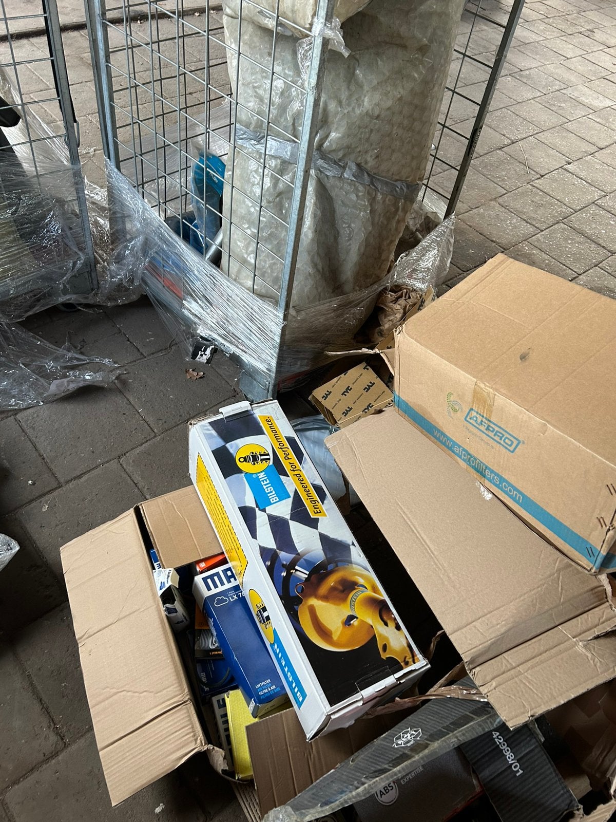 Partijhandel auto onderdelen etc., Ophalen, Zo goed als nieuw