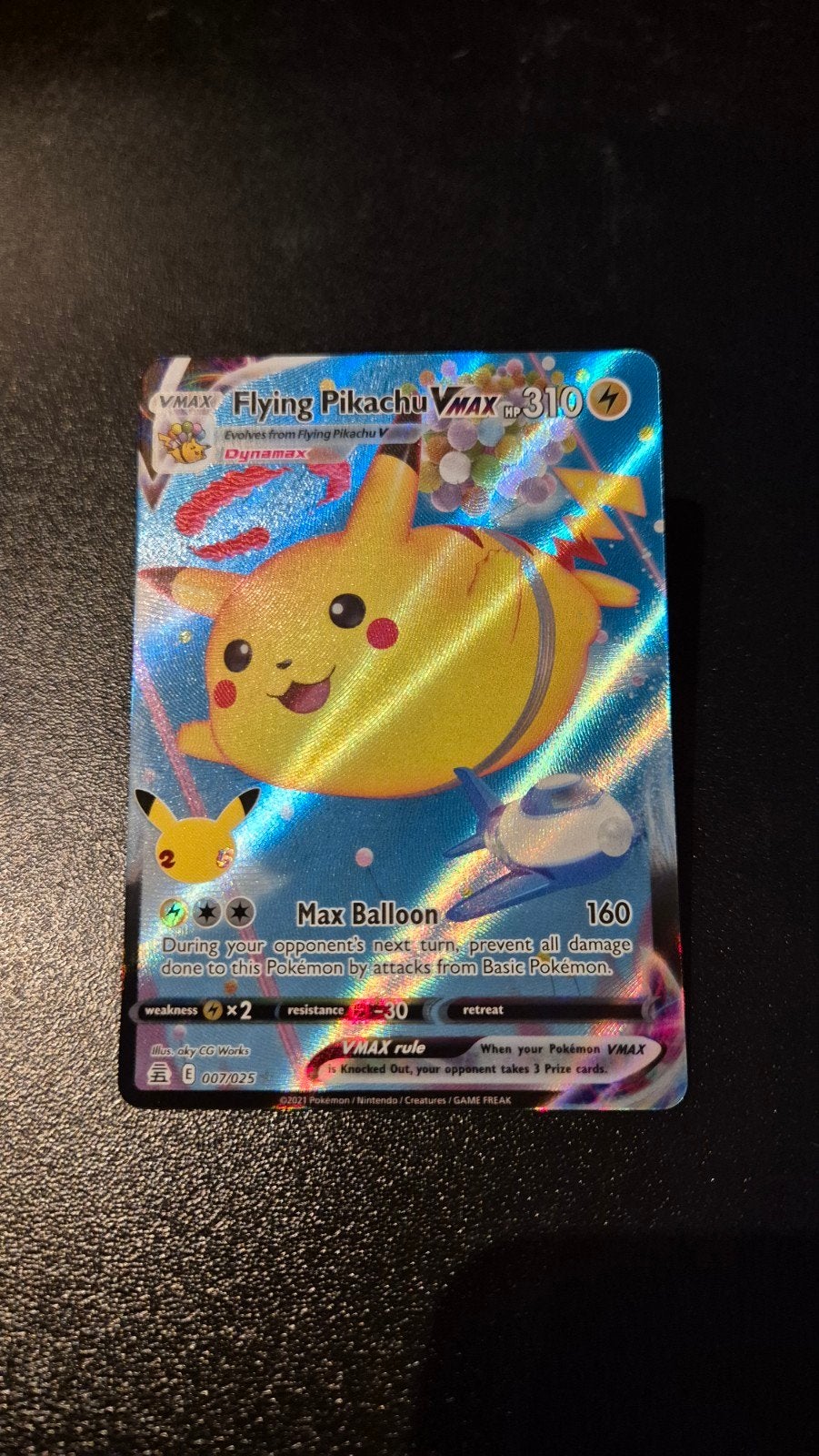 Flying Pikachu VMAX Pokémon Kaart - Celebrations 007/025, Ophalen of Verzenden, Zo goed als nieuw, Losse kaart, Foil