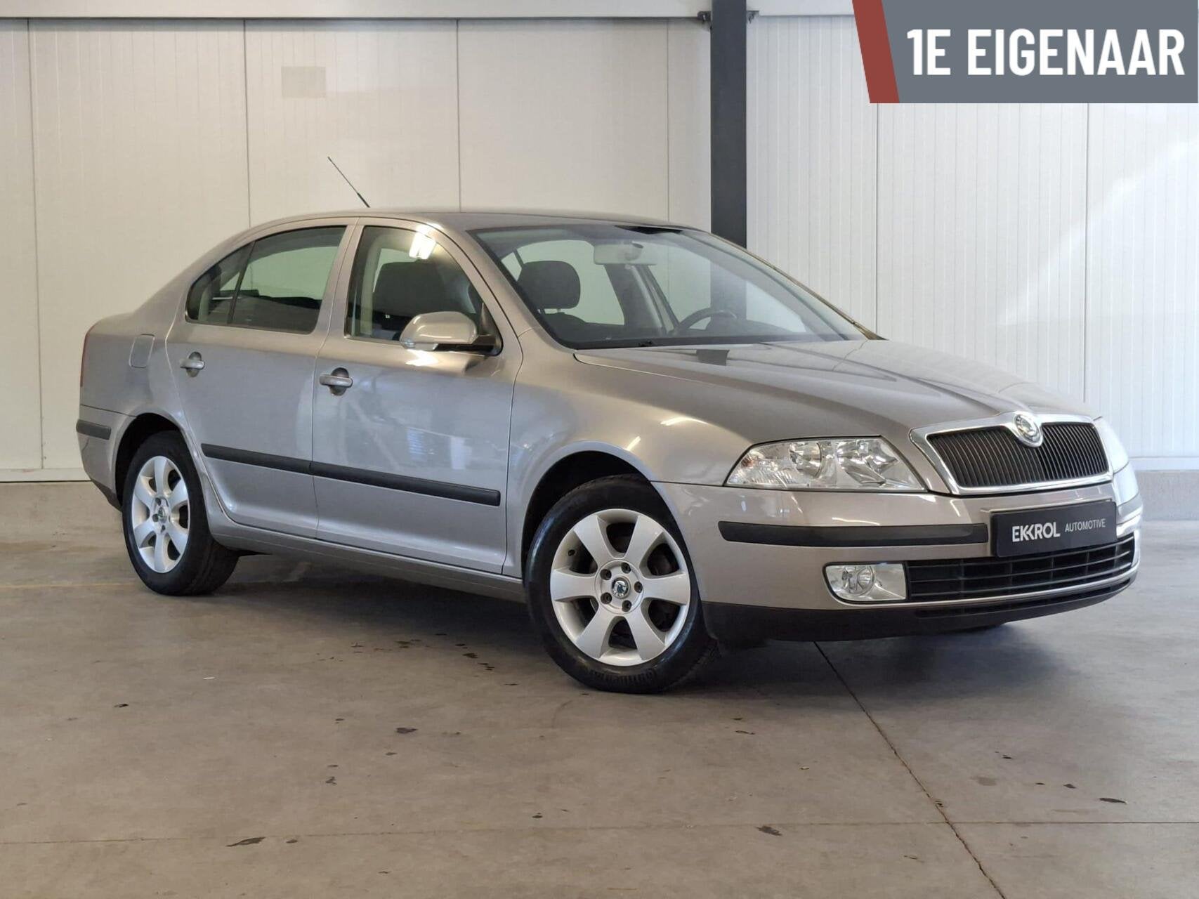 Skoda Octavia 1.6 Ambiente Automaat (1e Eig/Trekhaak/NAP), Auto's, Skoda, Stof, Gebruikt, 4 cilinders, Met garantie (alle)