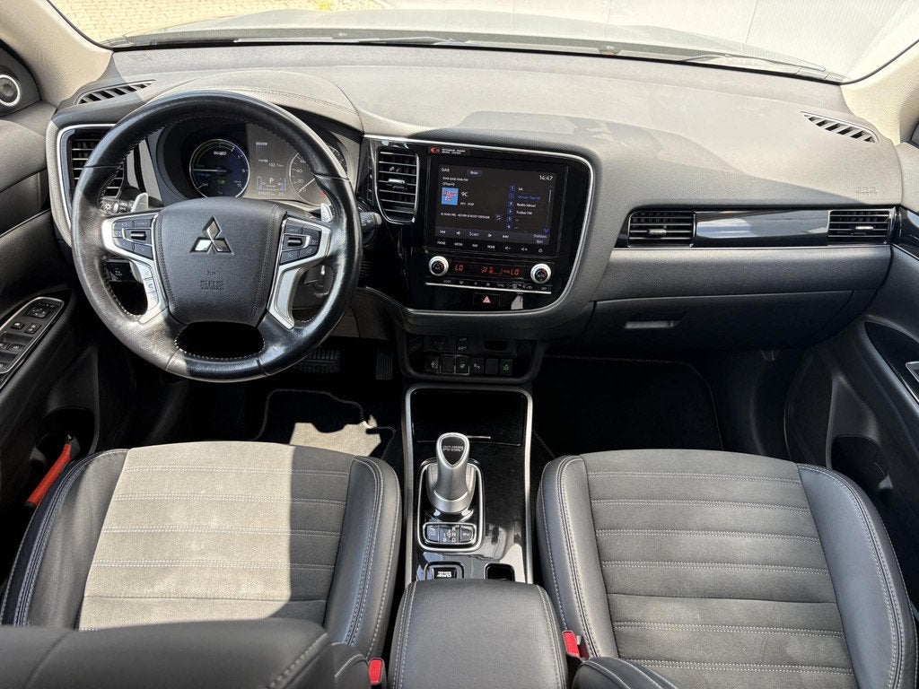 Mitsubishi Outlander 2.4 PHEV Intense+ / Stoel/Stuurverwarmi, Auto's, Mitsubishi, Automaat, Euro 6, 4 cilinders, 1865 kg