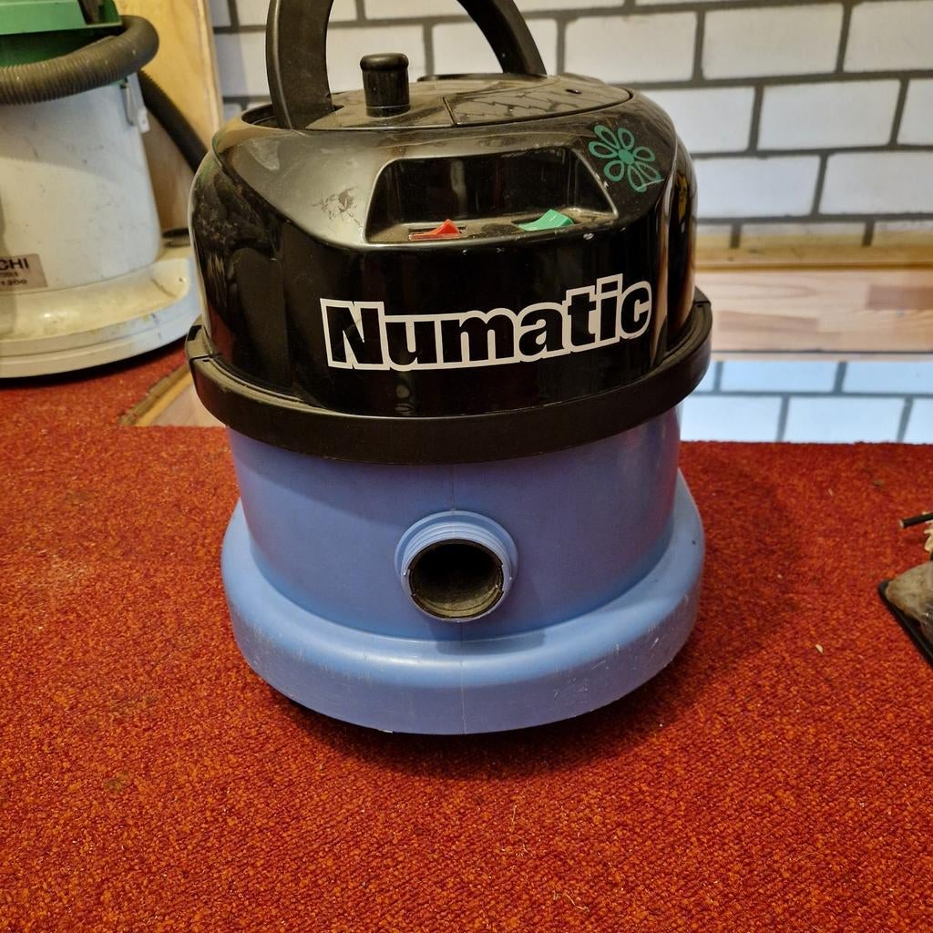 Numatic stofzuiger, Ophalen, Zo goed als nieuw