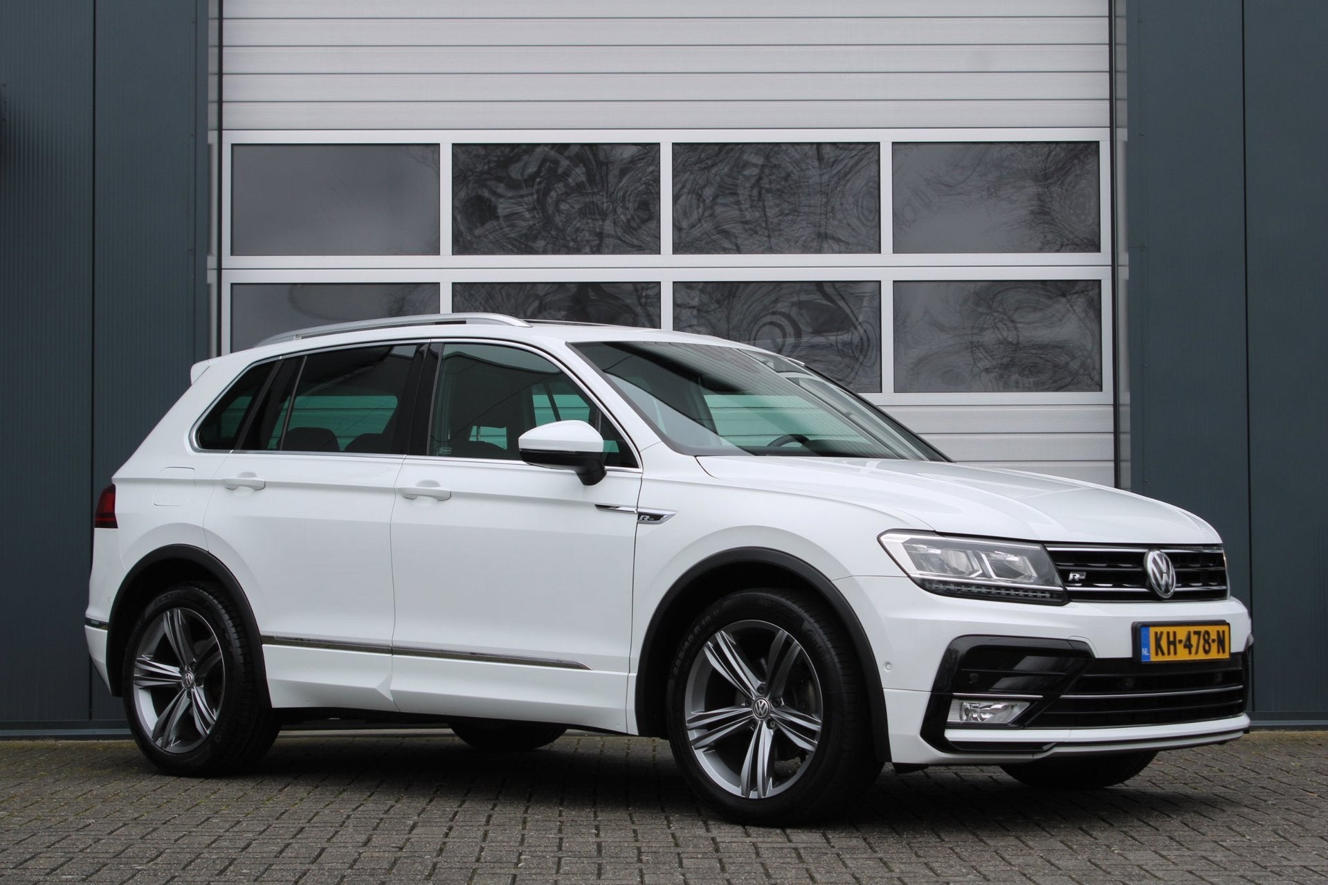 Volkswagen Tiguan 1.4 TSI ACT Connected Series R-Line ACC/Ca, Voorwielaandrijving, Euro 6, 4 cilinders, 150 pk