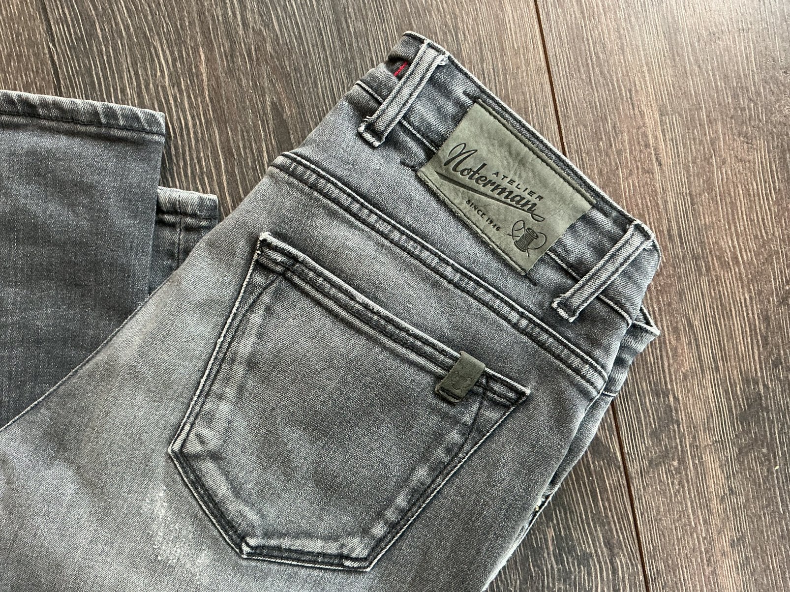 Atelier Notermans Jeans Grijs * maat 30/34 * als nieuw, Ophalen of Verzenden, Zo goed als nieuw, Grijs, W32 (confectie 46) of kleiner