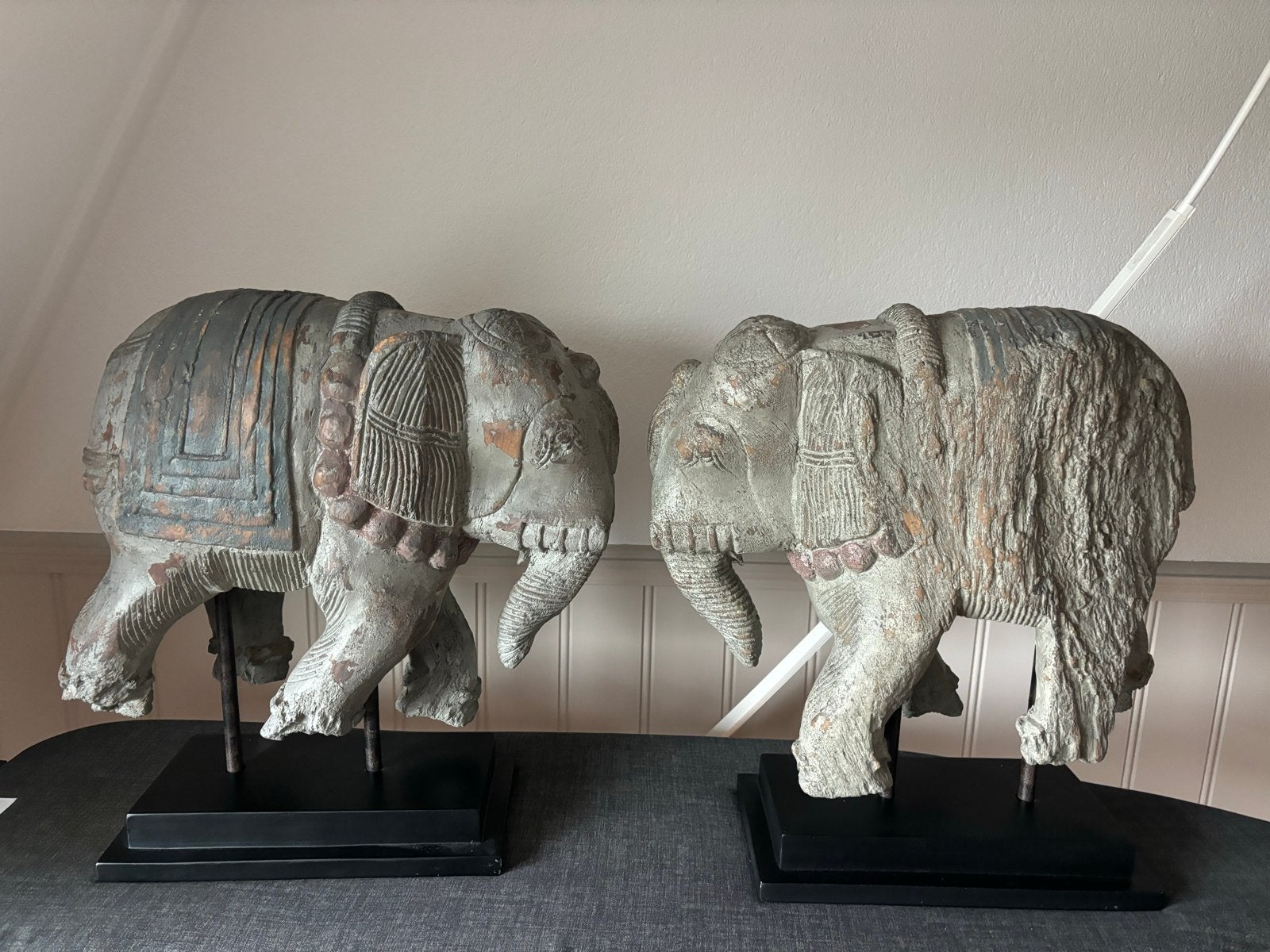 Decoratieve olifantenbeelden op standaard, 47cm, Ophalen
