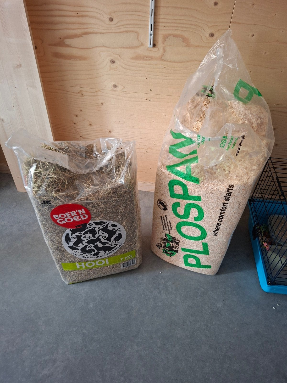 Zaagsel/hooi en cavia voer, Ophalen, Zo goed als nieuw