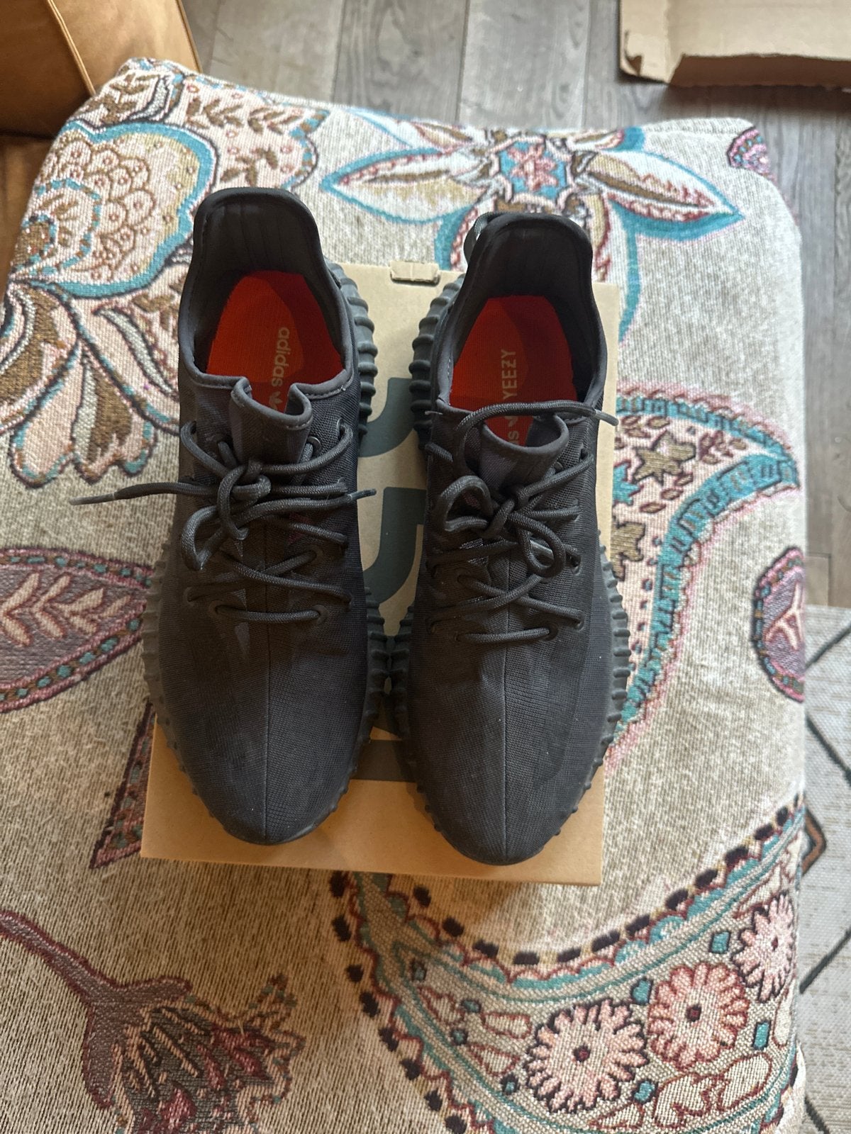 Adidas Yeezy Boost 350 V2 mono cinder- Zwart - Maat 45 1/3, Kleding | Heren, Schoenen, Ophalen of Verzenden, Zo goed als nieuw
