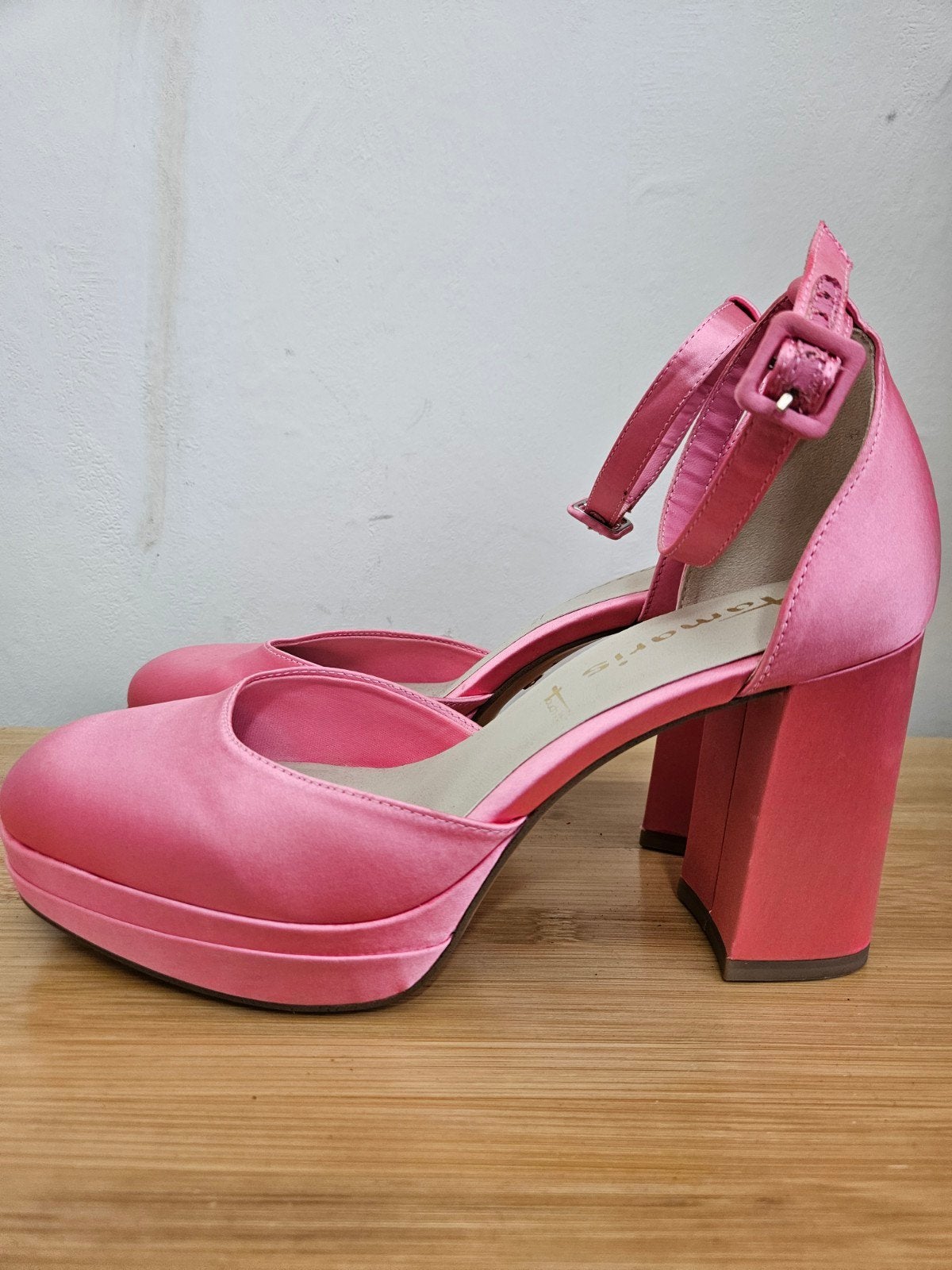Paar prachtige roze pumps met blokhak van Tamaris, 40!, Tamaris, Pumps, Ophalen of Verzenden, Zo goed als nieuw