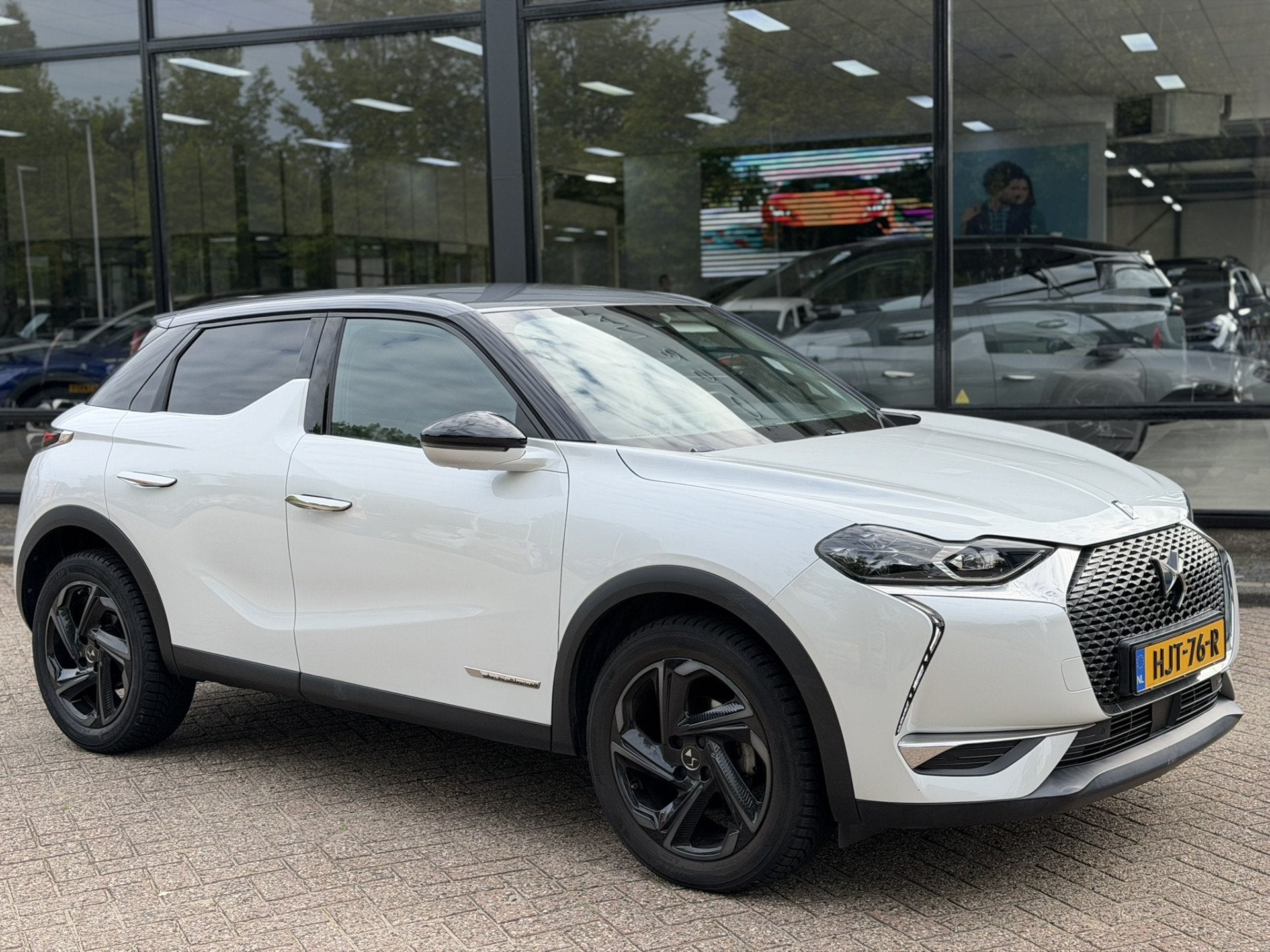 DS DS 3 Crossback 130PK Rivoli Automaat | Camera | Navigatie, Dealer onderhouden, Gebruikt, 1199 cc, Startonderbreker