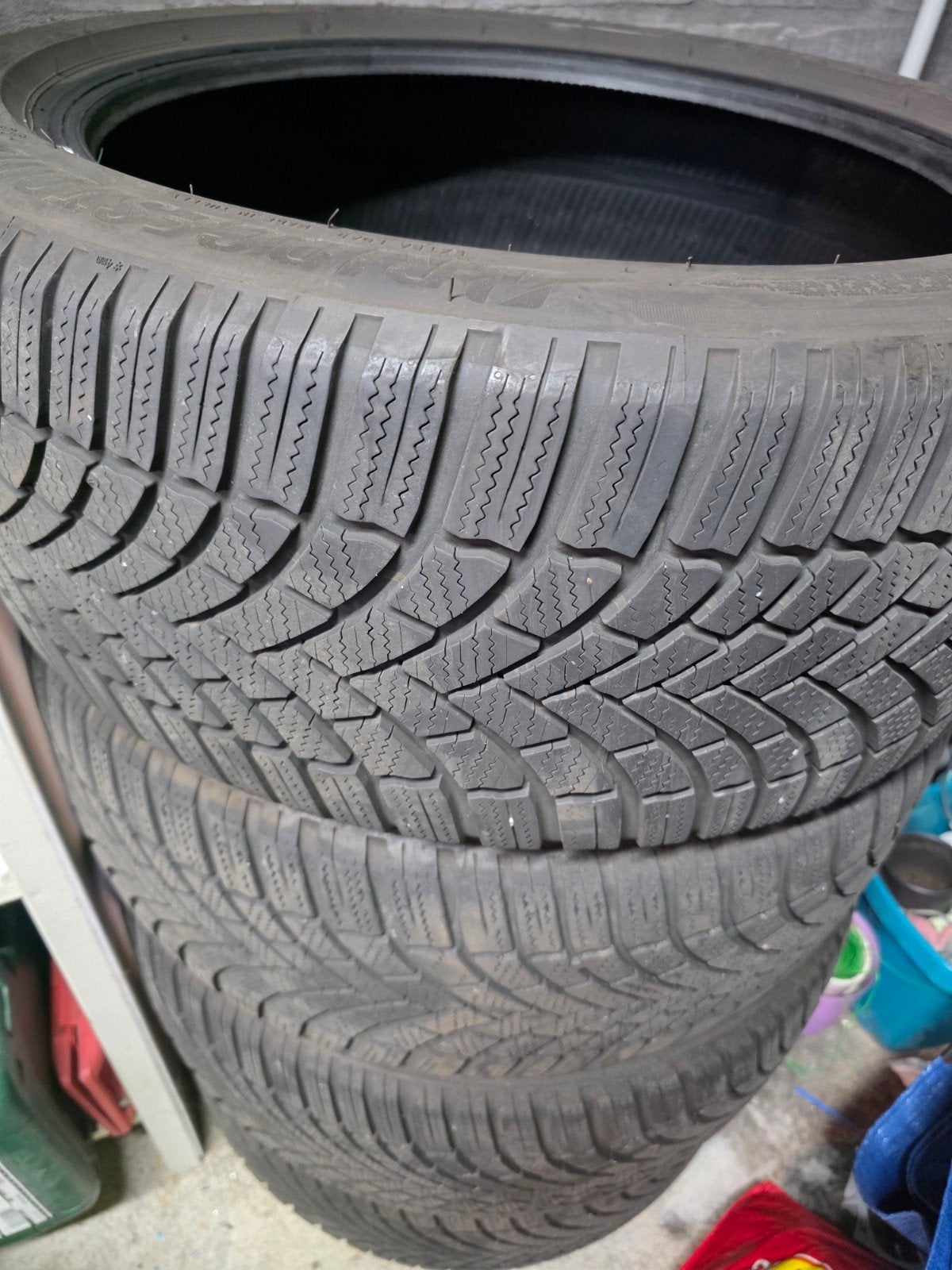 Bridgestone Blizzak LM005 235-45-18, Auto-onderdelen, Banden en Velgen, Ophalen, 18 inch, Winterbanden, 235 mm