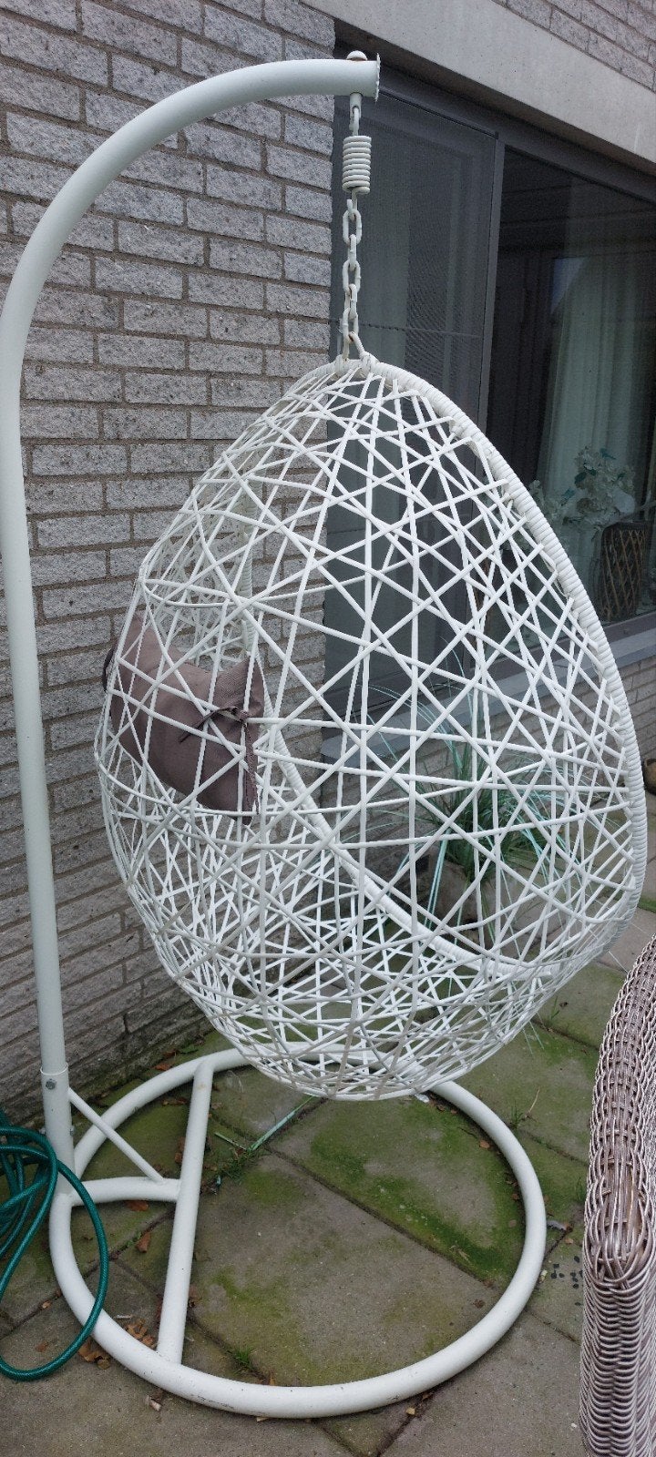Witte hangstoel met standaard en kussen, Ophalen, Gebruikt, Wicker