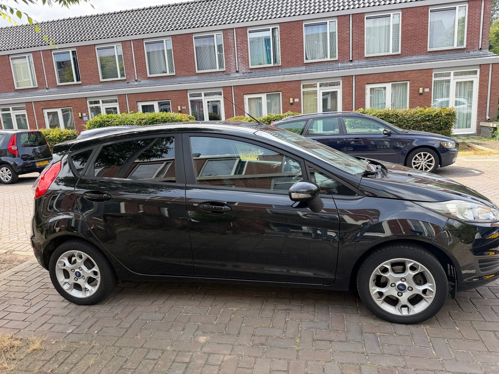 Ford Fiësta 1.0 59KW/80PK 5D 2014 Zwart, Auto's, Voorwielaandrijving, 40 €/maand, 525 kg, Origineel Nederlands