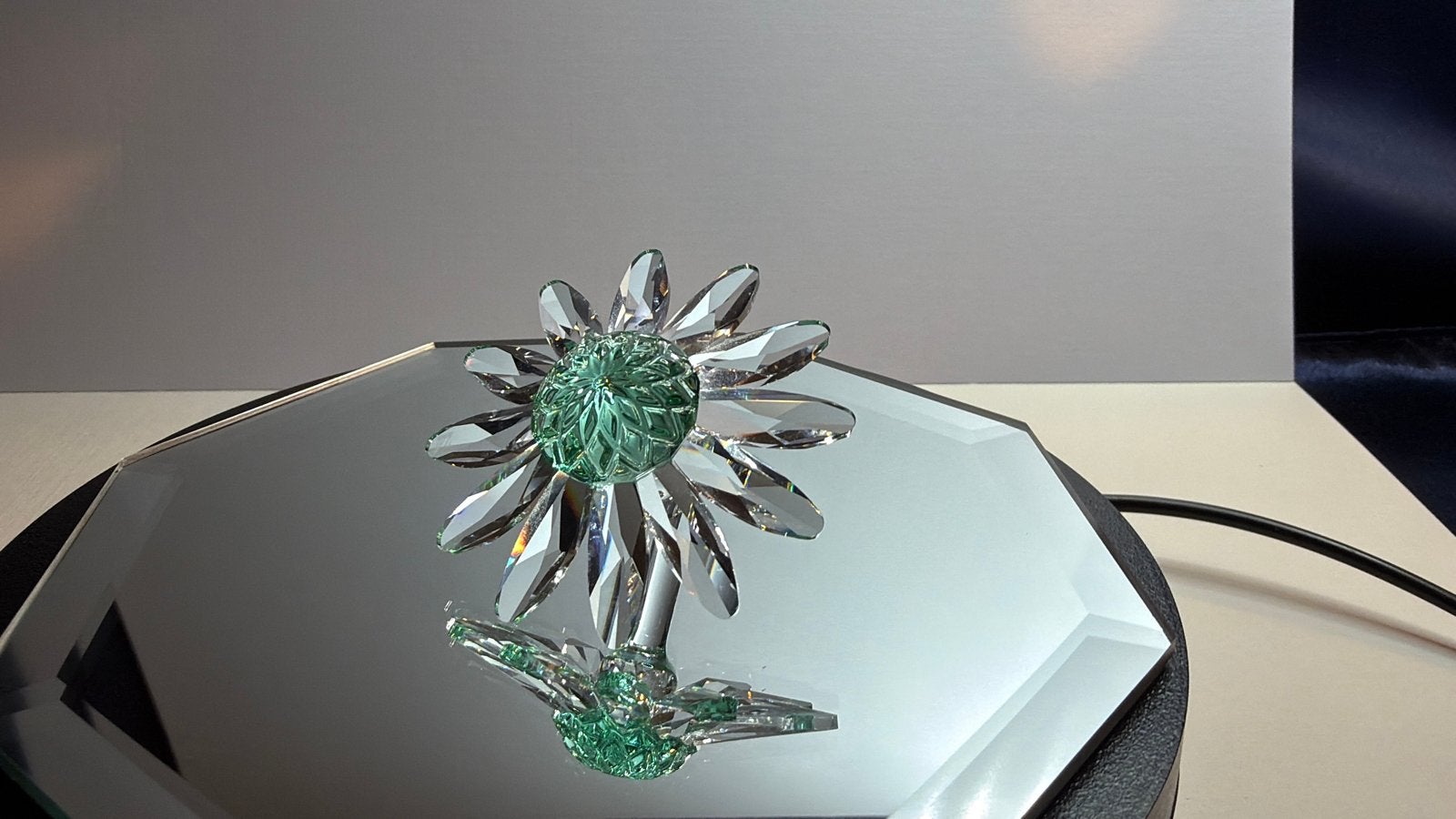 Swarovski Kristallen Margriet SCS Ledengeschenk 2001 Groen, Ophalen of Verzenden, Zo goed als nieuw, Overige typen