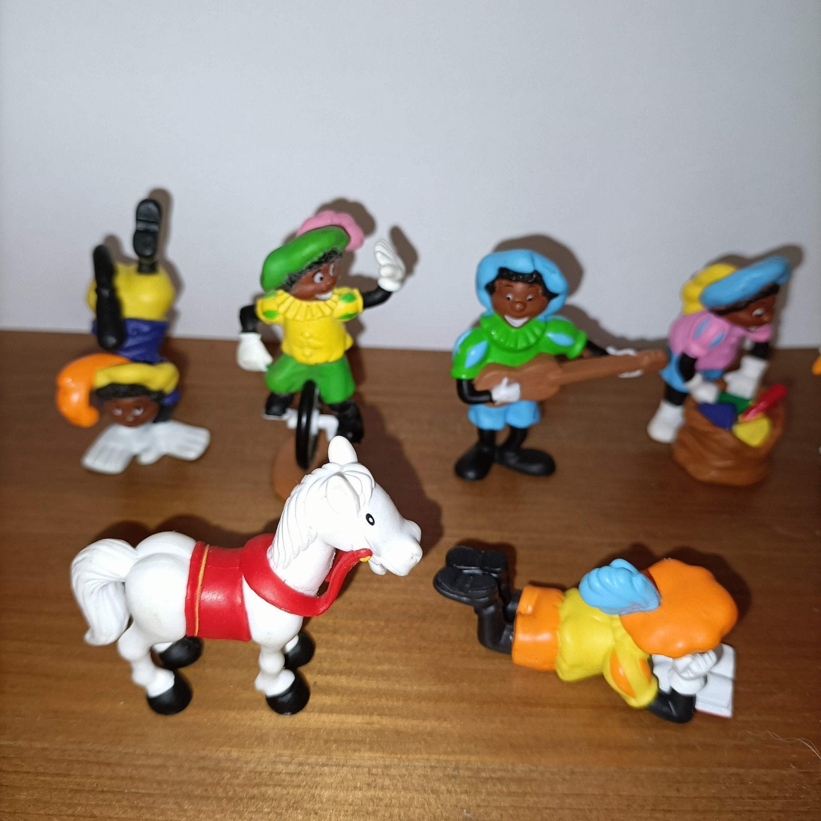 Sinterklaas, paard en 6 zwarte pieten poppetjes, Diversen, Sinterklaas, Ophalen of Verzenden