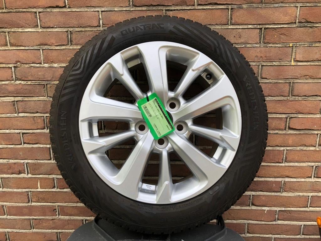 Toyota Yaris cross reservewiel, Auto-onderdelen, Banden en Velgen, Banden en Velgen, All Season, 16 inch, 195 mm, Personenwagen