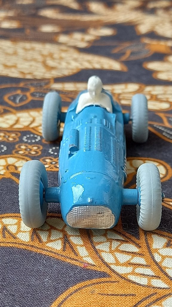 Mooie oude Dinky Toys 230 racewagen uit Engeland 10,2 cm., Ophalen of Verzenden