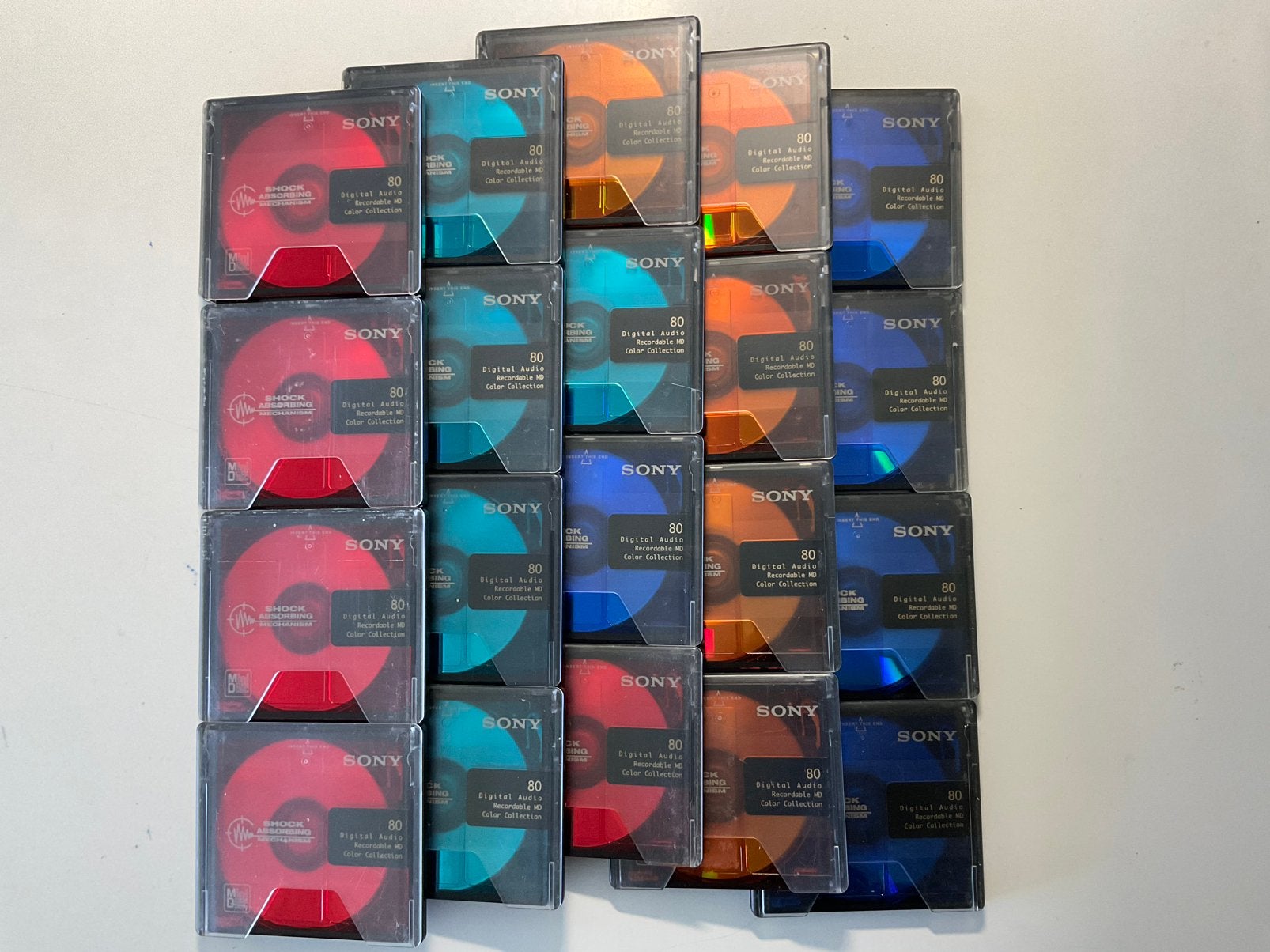 Minidisc’s   SONY COLOR COLECTION. 20x als nieuw. 80 minuten, Ophalen of Verzenden