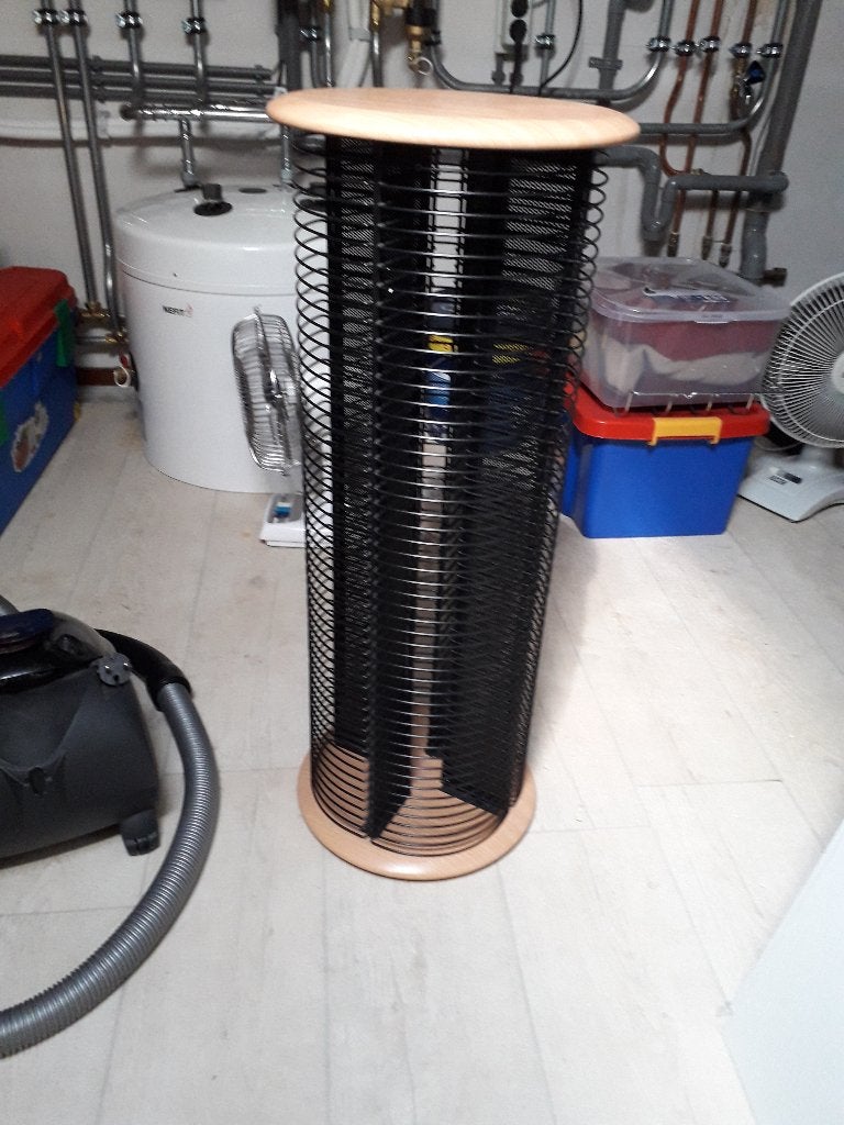 cd toren, Ophalen, 150 discs of meer, Zo goed als nieuw, Metaal