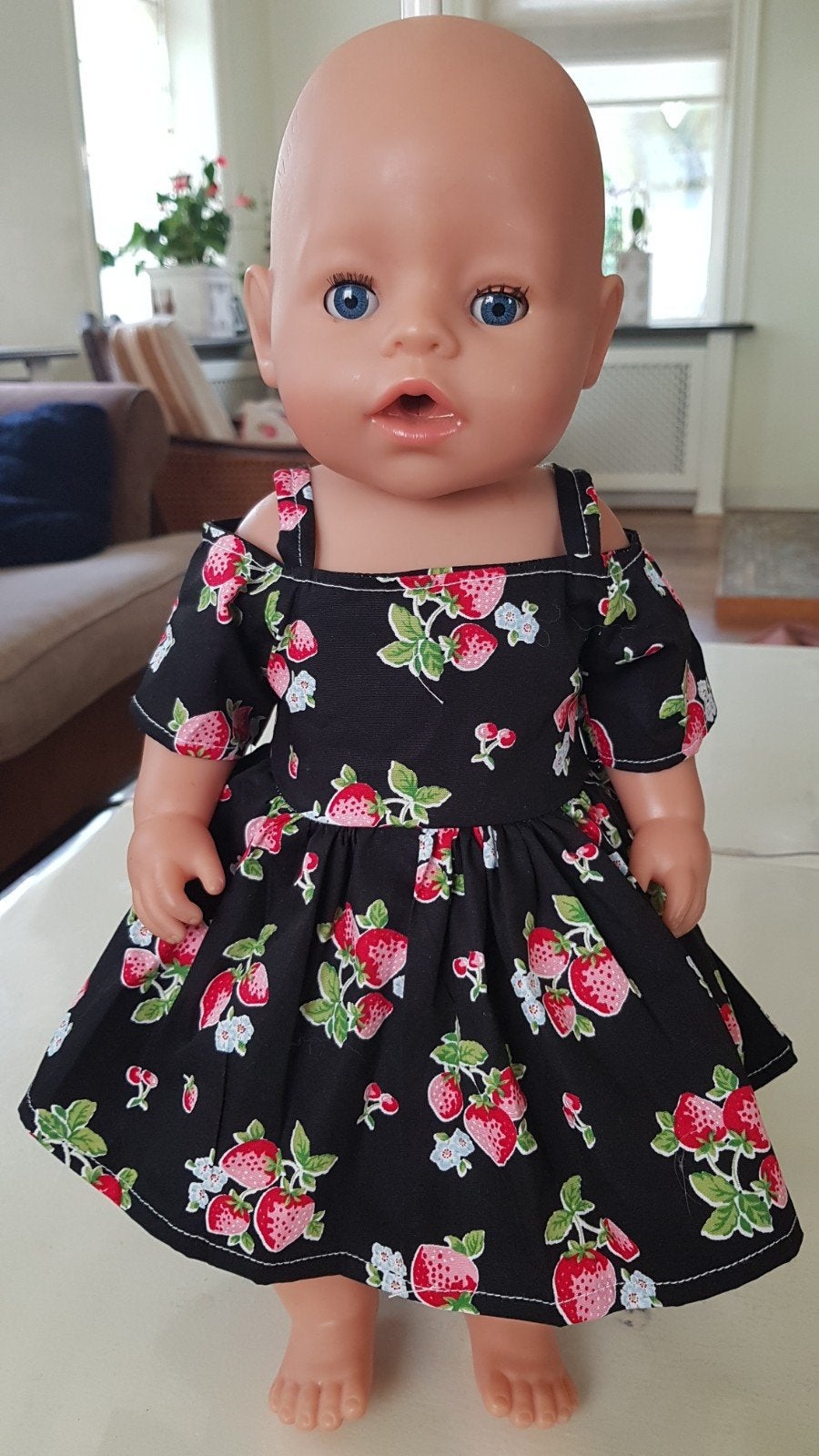 Aardbeien zwier jurk baby born pop 43cm, Ophalen of Verzenden, Babypop
