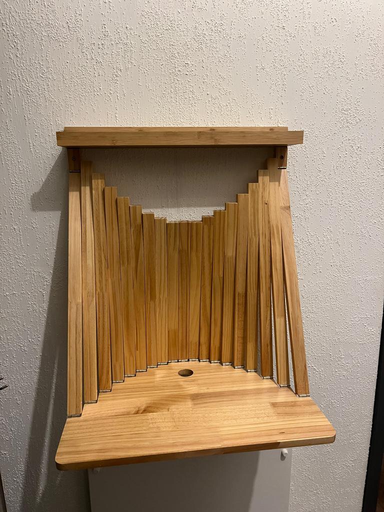 Houten hangend bureau / multifunctionele klaptafel, Ophalen, Zo goed als nieuw