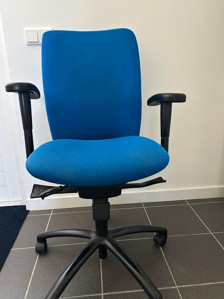 Markant Bureaustoel - Ergonomisch en Verstelbaar, Gebruikt, Blauw, Ophalen of Verzenden, Bureaustoel