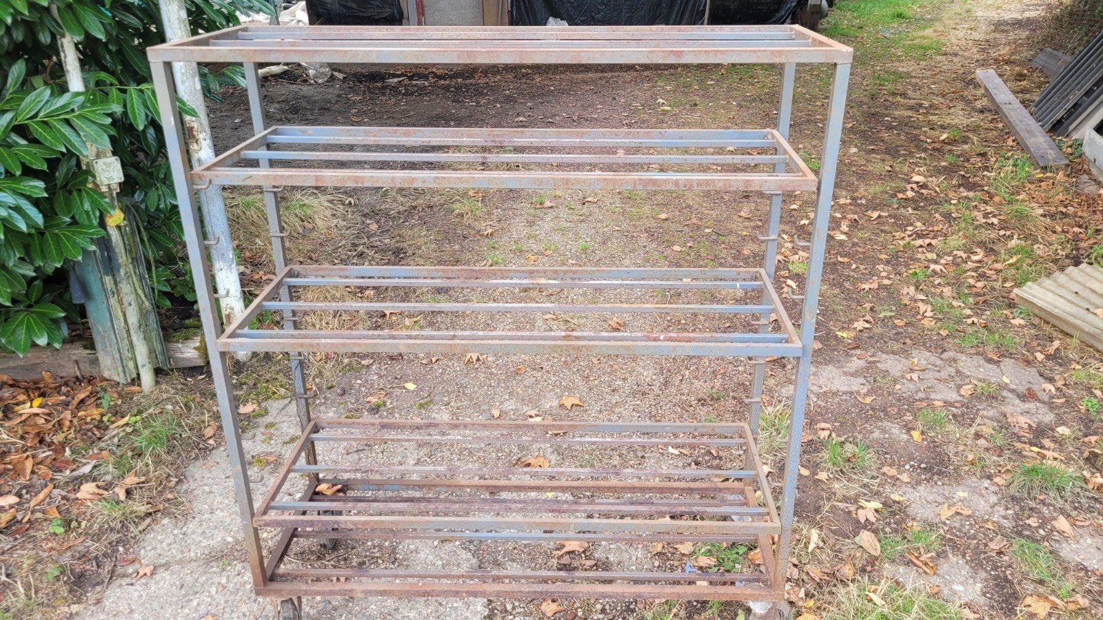 Stevig metalen rek op wielen - 4 lagen, Ophalen, Gebruikt