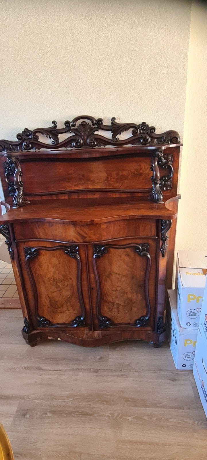 Antieke buffetkast Louis XV stijl, Ophalen